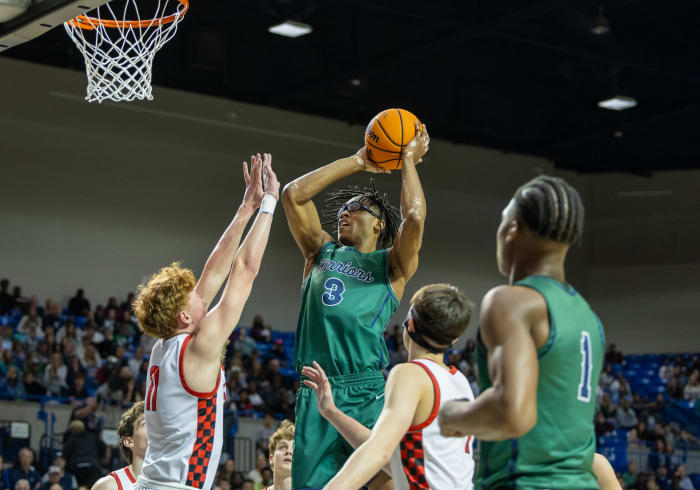 Farmington won its second straight state title Thursday night. (Photo by Tommy Land)